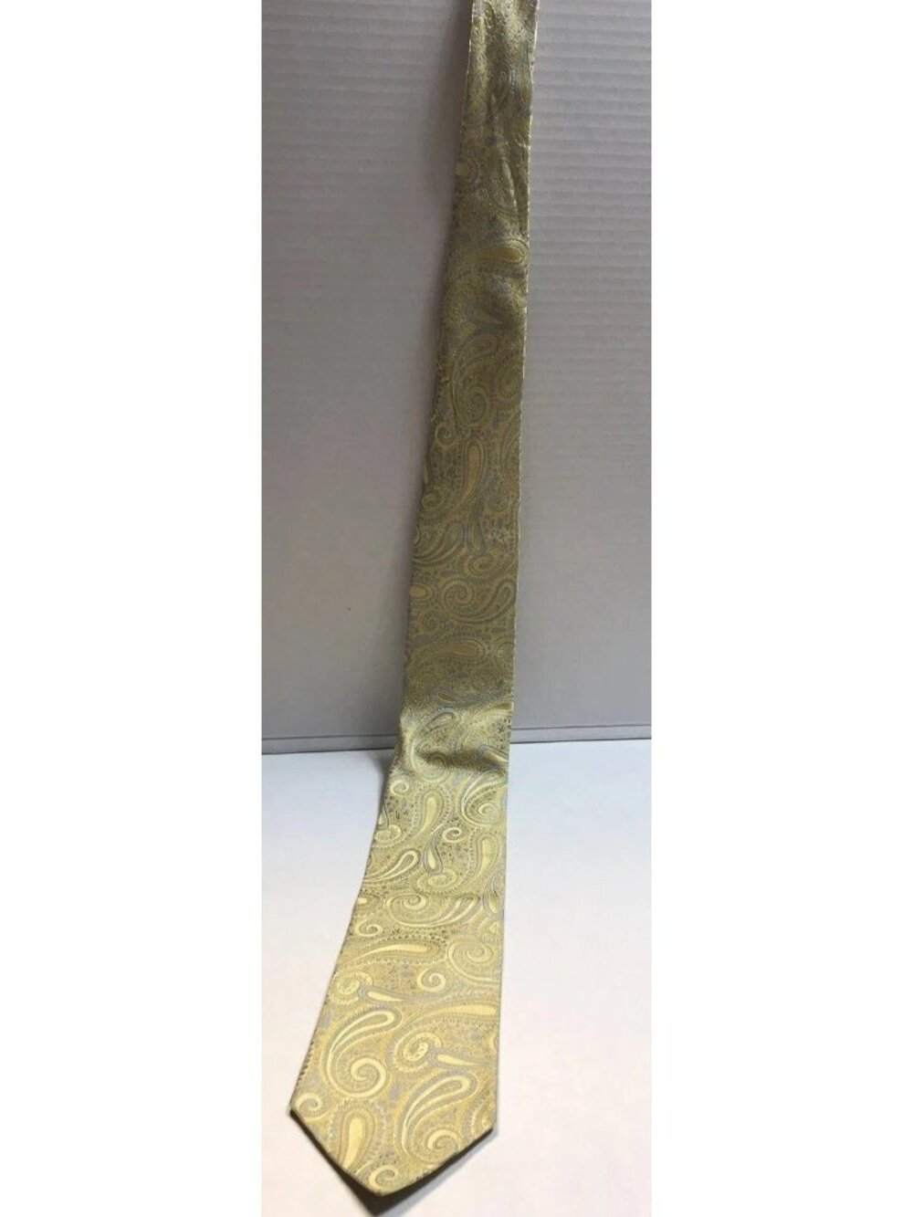 Vintage Tommy Hilfiger Wide Yellow and Navy Paisley Pattern Silk Tie 60”x3”